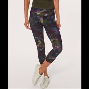Lululemon Wunder Under Crop Hi-Rise Full-On Luxtreme 21" Aura Dark Chrome Multi